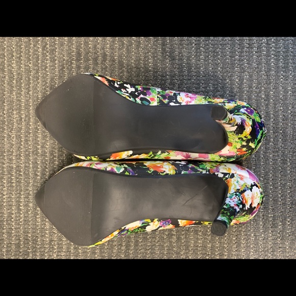 Floral pumps - Picture 3 of 4